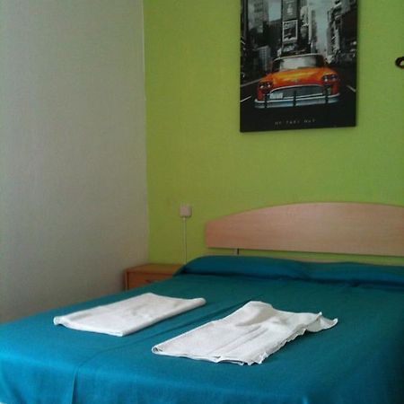 Pension Alberdi Barcelona Exterior photo