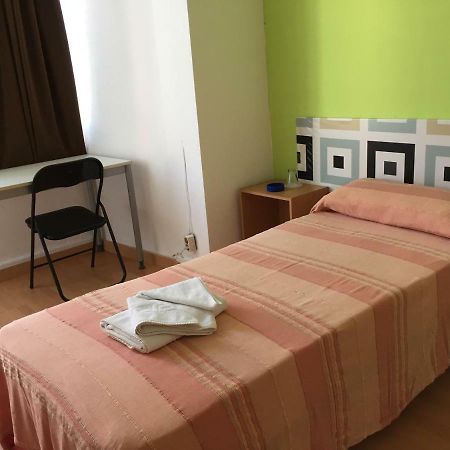 Pension Alberdi Barcelona Exterior photo
